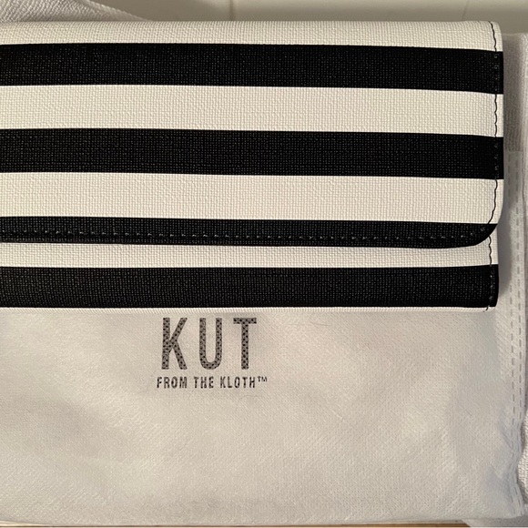 ⭐️BRAND NEW⭐️ KUT FROM THE KLOTH Black and White Striped Wallet - Picture 4 of 7